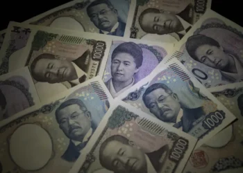 Yen Weakness Deepens as Japan’s Debt Burden Raises New Market Concerns