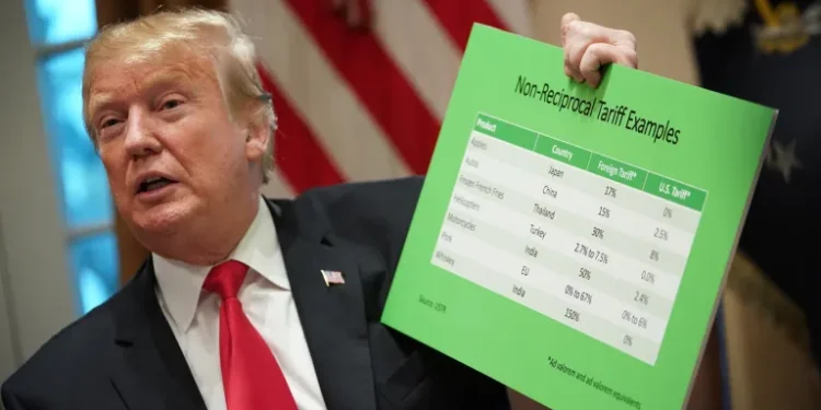 US Deficit Forecast Hits $2.1tn as Tariff Revenue Reverses
