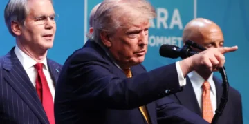 Retailers Turn Tariff Refunds Into Employee Payments