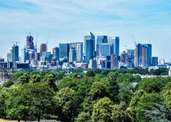 Non-Dom Tax UK: What Wealthy Residents Need to Know in 2025 — Stunning view of London skyline with greenery from Greenwich Park.