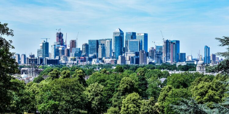 Non-Dom Tax UK: What Wealthy Residents Need to Know in 2025 — Stunning view of London skyline with greenery from Greenwich Park.