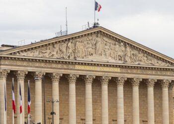 French government bonds and financial documents representing sovereign debt markets